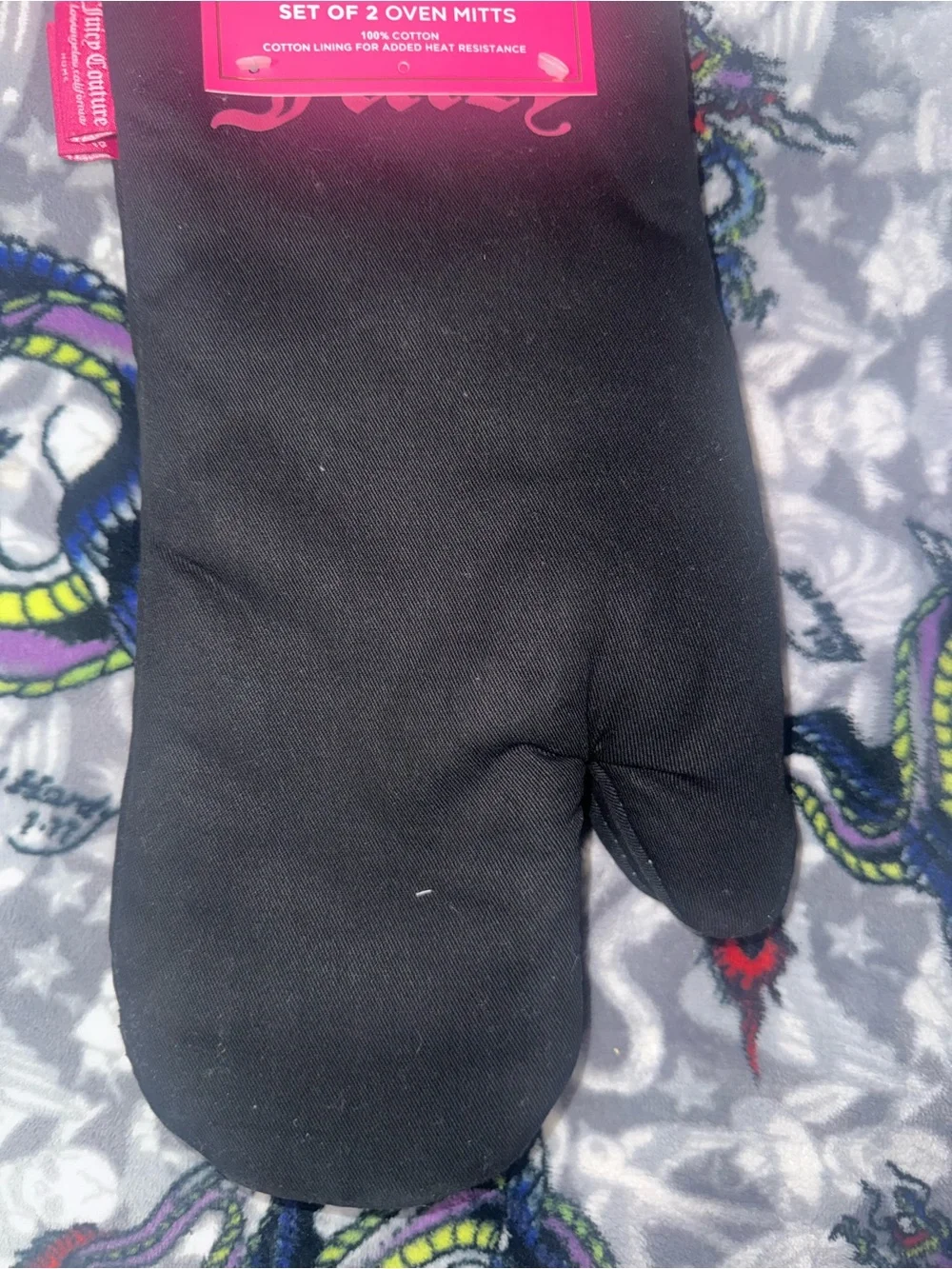 Juicy Couture Home Set of 2 Oven Mitts Black Pink Logo